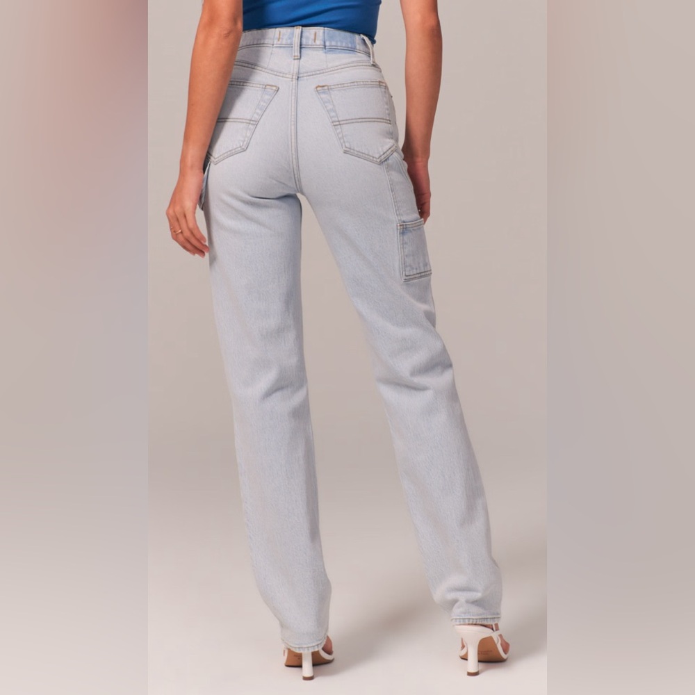 Abercrombie & Fitch Ultra High Rise 90s Straight Carpenter Jean - Picture 3 of 5